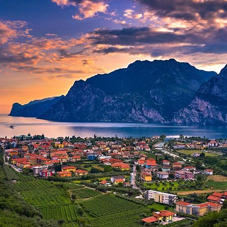 The Peace Of The Lake - Happy Rentals Torbole Sul Garda Exterior foto